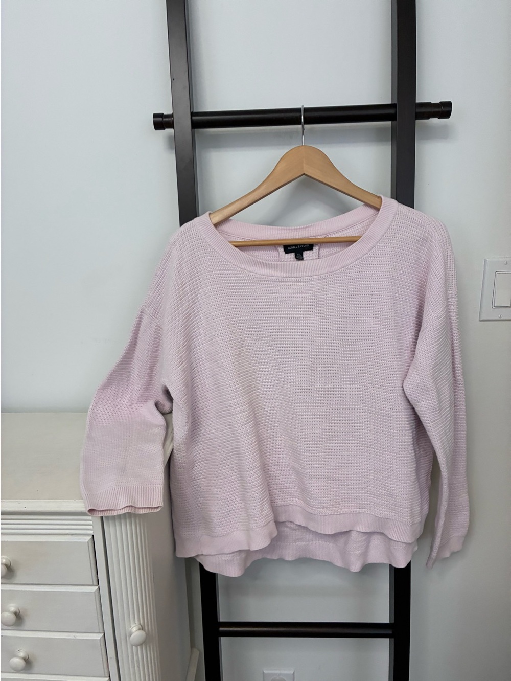 Lord & Taylor Pale Pink Knit Crewneck Sweater. Size large loose fitting.